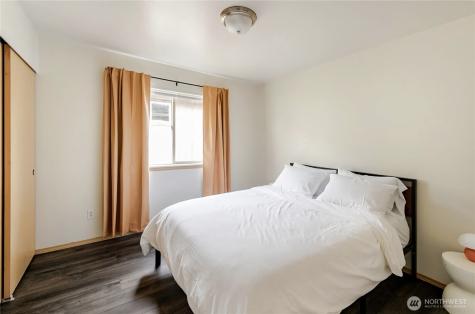 10047 17th Avenue SW Seattle WA 98146