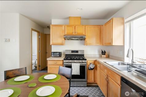 10047 17th Avenue SW Seattle WA 98146
