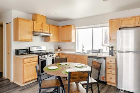 10047 17th Avenue SW Seattle WA 98146