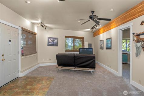 10507 48th Street E Edgewood WA 98372