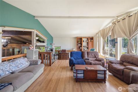 941 Diane Avenue Oak Harbor WA 98277