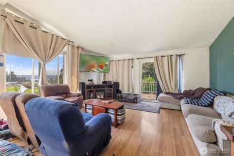 941 Diane Avenue Oak Harbor WA 98277