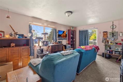 941 Diane Avenue Oak Harbor WA 98277