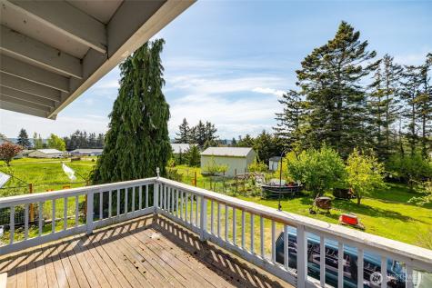 941 Diane Avenue Oak Harbor WA 98277