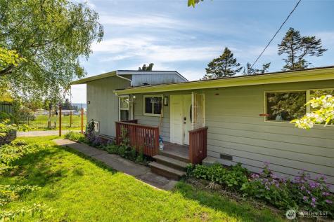 941 Diane Avenue Oak Harbor WA 98277