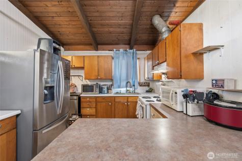 941 Diane Avenue Oak Harbor WA 98277