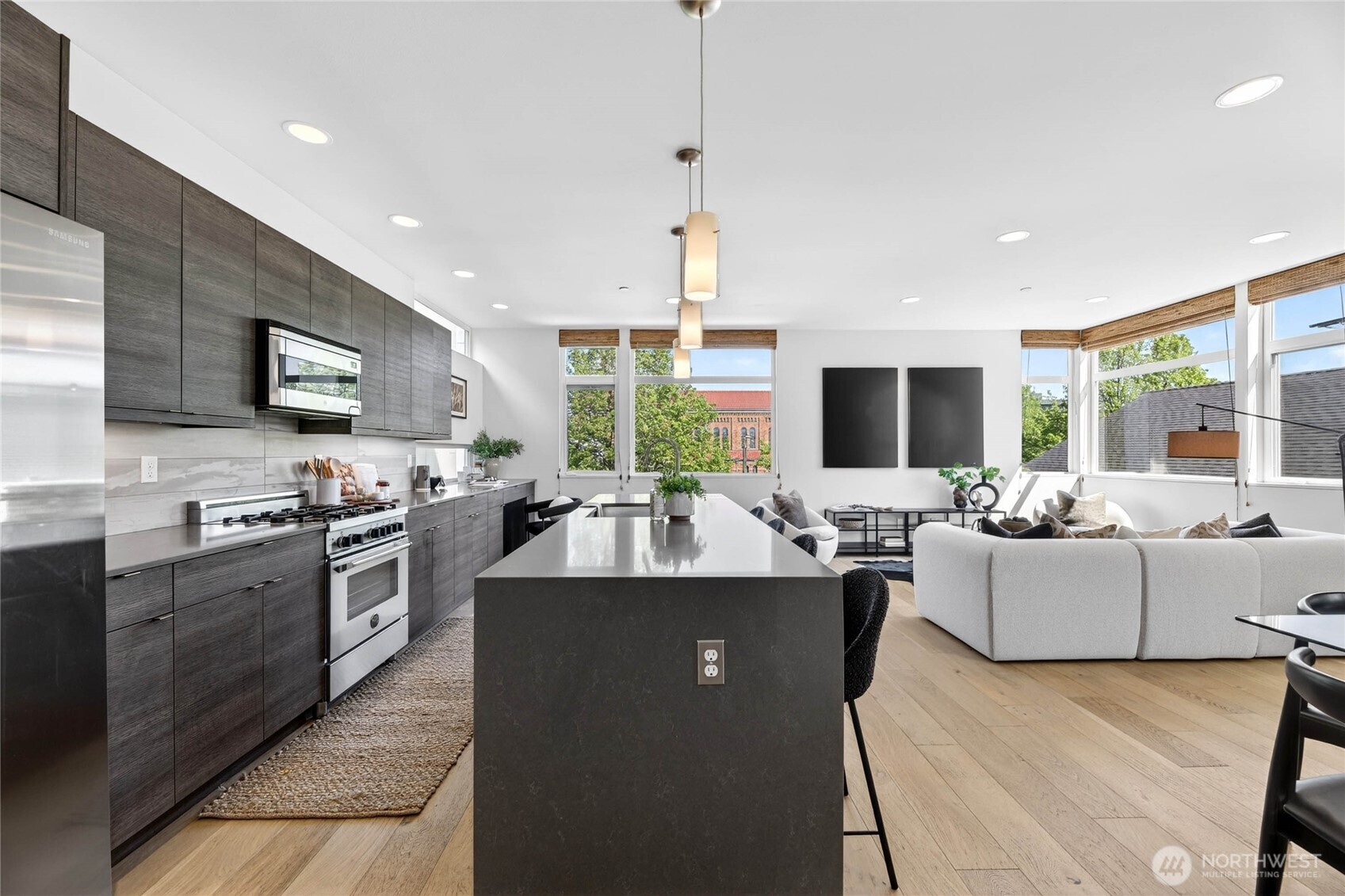4153 California Avenue SW Seattle WA 98116