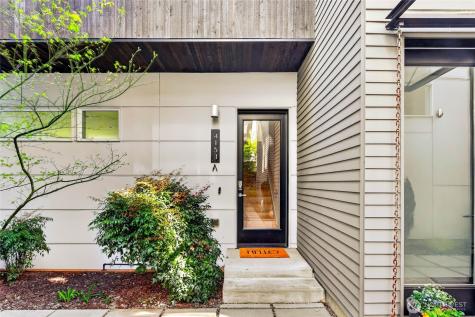 4153 California Avenue SW Seattle WA 98116
