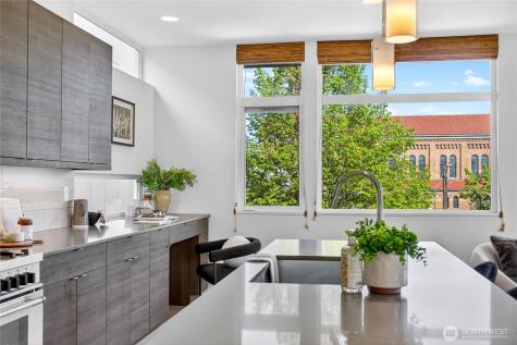 4153 California Avenue SW Seattle WA 98116