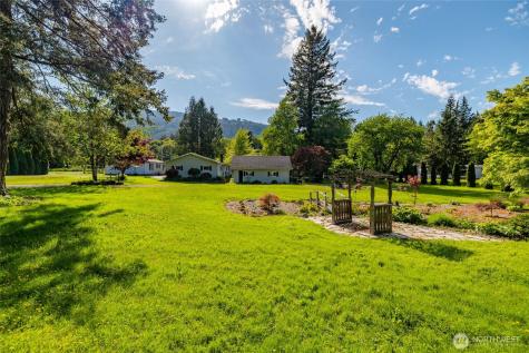 5194 School Street Acme WA 98220