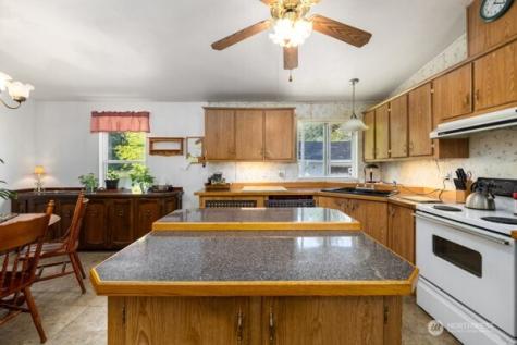 5194 School Street Acme WA 98220