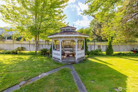 5194 School Street Acme WA 98220