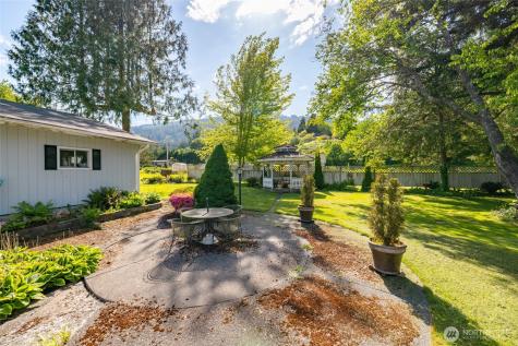 5194 School Street Acme WA 98220