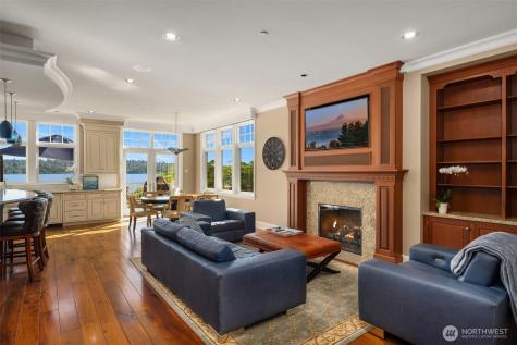 8233 W Mercer Way Mercer Island WA 98040
