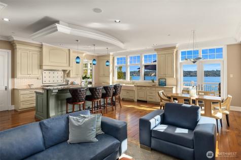 8233 W Mercer Way Mercer Island WA 98040
