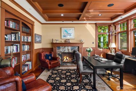 8233 W Mercer Way Mercer Island WA 98040