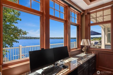 8233 W Mercer Way Mercer Island WA 98040