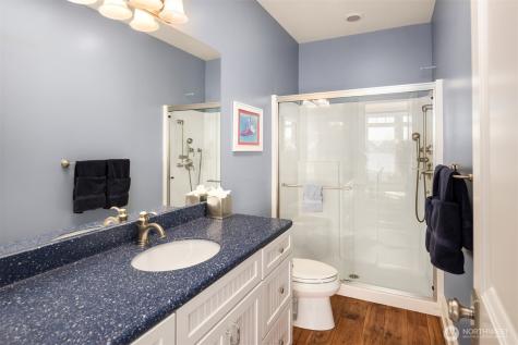 8233 W Mercer Way Mercer Island WA 98040