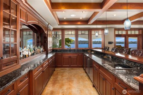 8233 W Mercer Way Mercer Island WA 98040