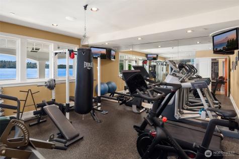 8233 W Mercer Way Mercer Island WA 98040