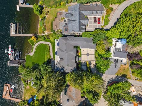 8233 W Mercer Way Mercer Island WA 98040