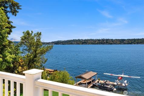 8233 W Mercer Way Mercer Island WA 98040