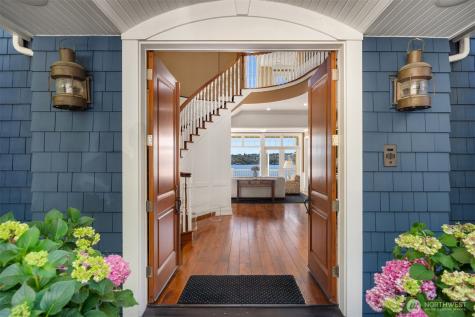 8233 W Mercer Way Mercer Island WA 98040