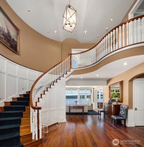 8233 W Mercer Way Mercer Island WA 98040