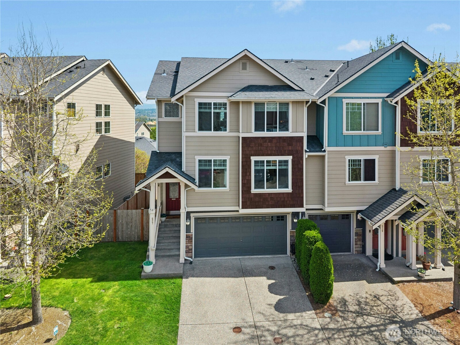 527 Pilchuck Path Everett WA 98201