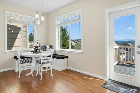 527 Pilchuck Path Everett WA 98201