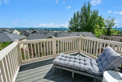 527 Pilchuck Path Everett WA 98201
