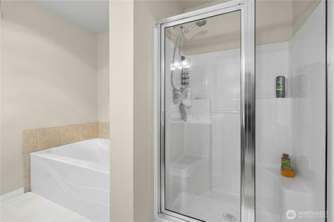 527 Pilchuck Path Everett WA 98201