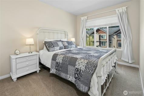527 Pilchuck Path Everett WA 98201