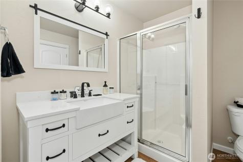 527 Pilchuck Path Everett WA 98201