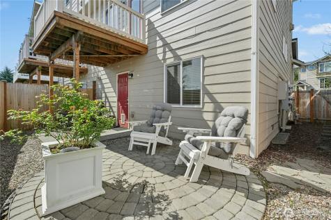 527 Pilchuck Path Everett WA 98201