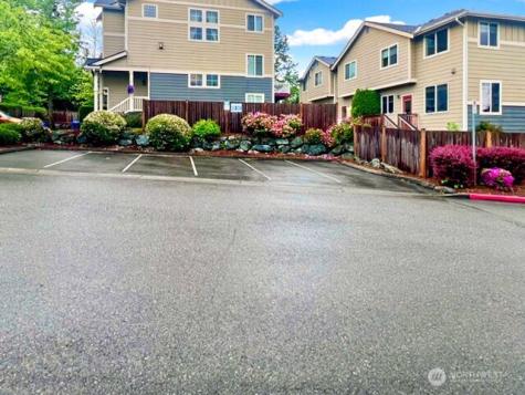 527 Pilchuck Path Everett WA 98201
