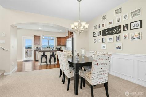 527 Pilchuck Path Everett WA 98201