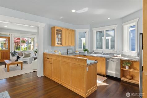 9039 North Town Drive NE Bainbridge Island WA 98110