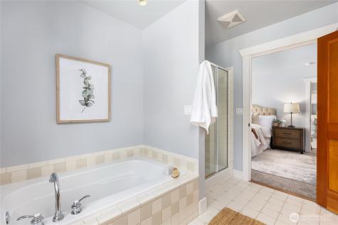 9039 North Town Drive NE Bainbridge Island WA 98110