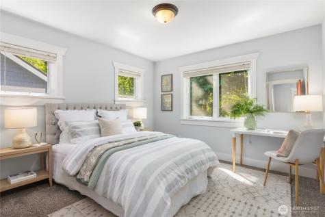 9039 North Town Drive NE Bainbridge Island WA 98110