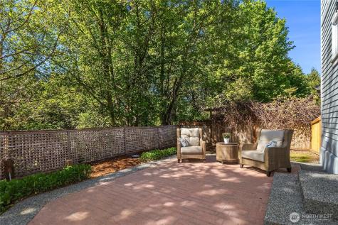 9039 North Town Drive NE Bainbridge Island WA 98110