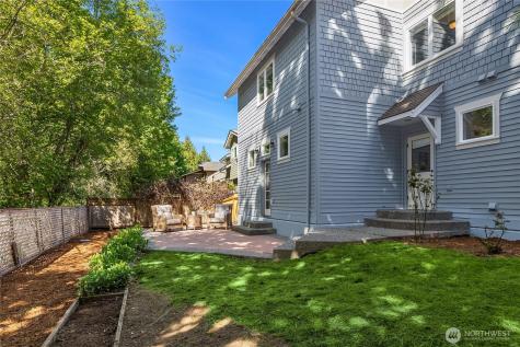 9039 North Town Drive NE Bainbridge Island WA 98110