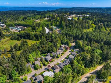 9039 North Town Drive NE Bainbridge Island WA 98110