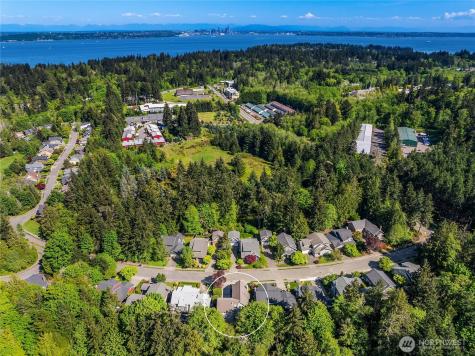 9039 North Town Drive NE Bainbridge Island WA 98110
