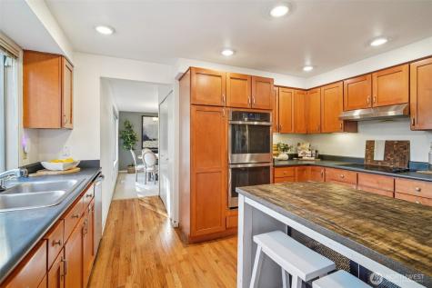 14335 SE 63rd Street Bellevue WA 98006