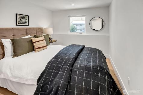 505 W Kinnear Place Seattle WA 98119