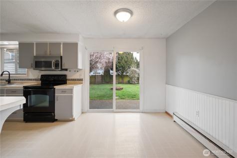 359 Douglas Street Longview WA 98632