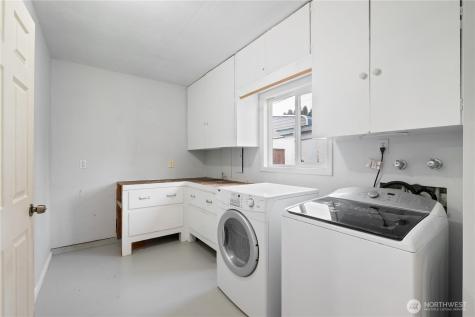 359 Douglas Street Longview WA 98632