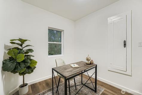 102 N Street NE Auburn WA 98002