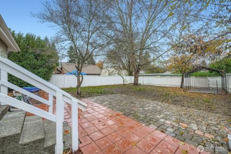 102 N Street NE Auburn WA 98002